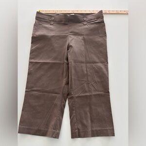 89+ Madison Women’s Large Brown Cropped Pants with Button Detail
